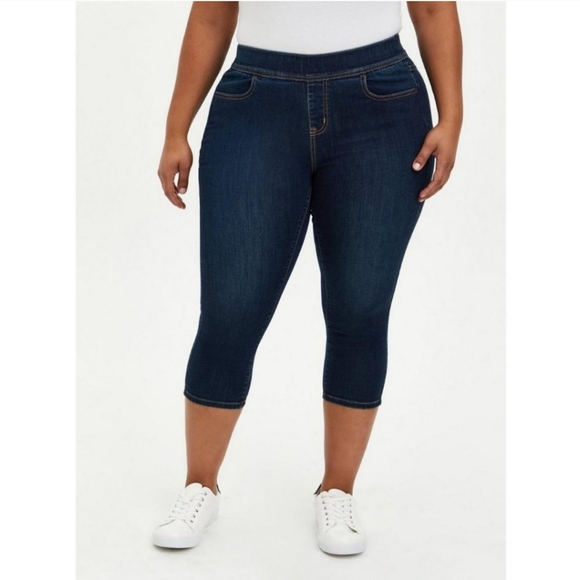 torrid Denim - Torrid Lean jean crop size 1.